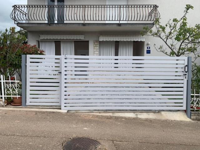 Seafront Apartment Jadri 우마그 외부 사진